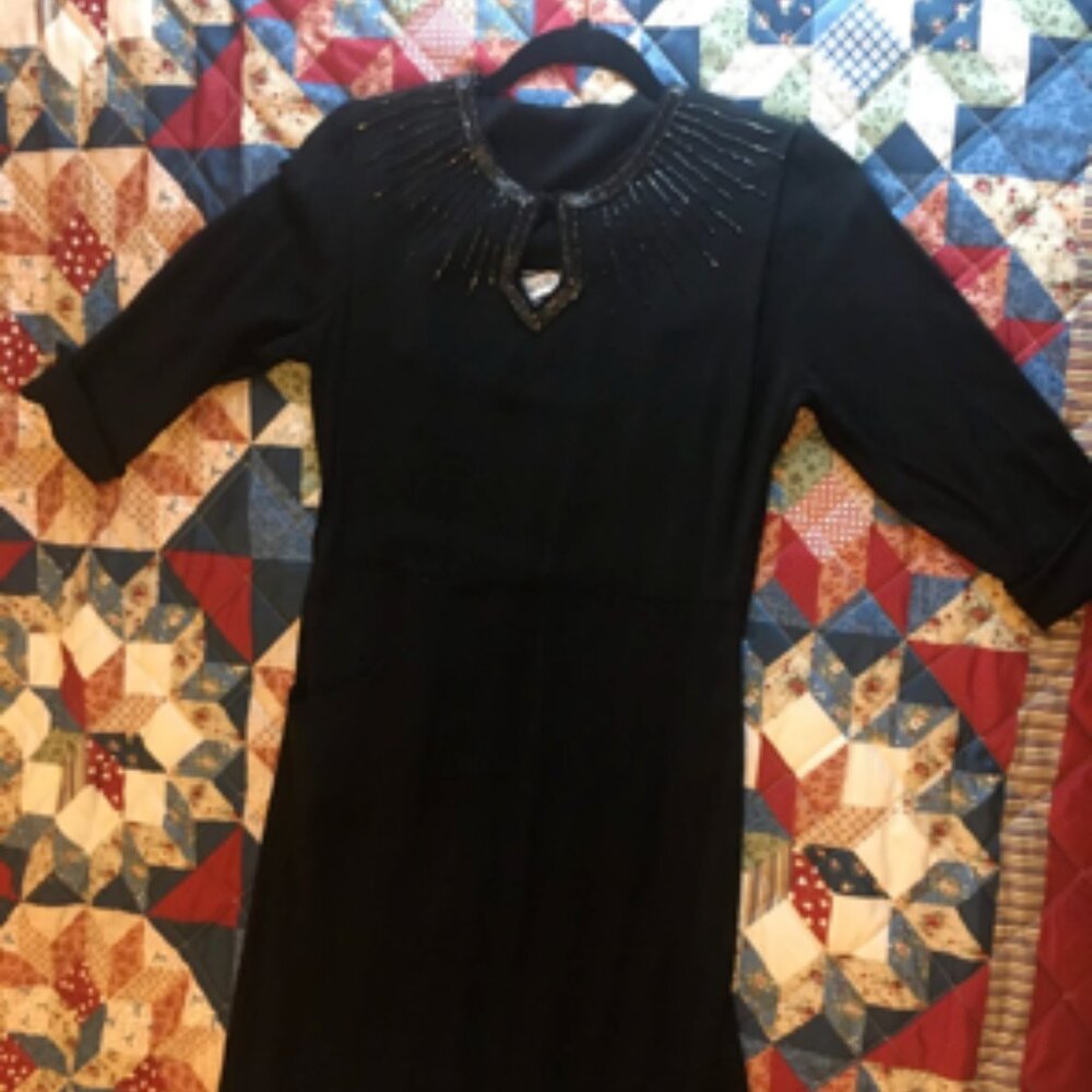 *Vintage* 40's Elegant Dress with Pocket Sz S Form Fit